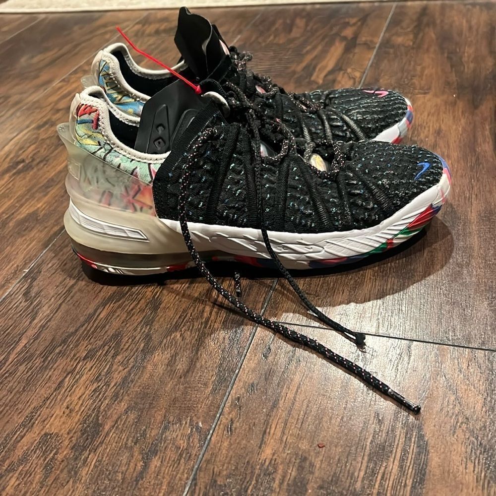 Nike LeBron 18 XVIII James Gang Basketball Shoes Youth Size 7y women’s 8.5 GUC